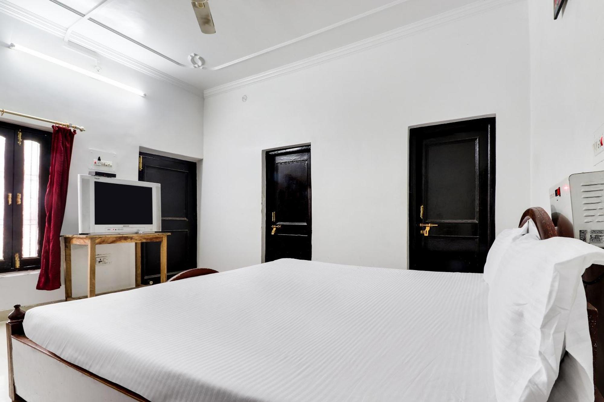 Hotel O Hanuman Bagh Ayodhya Esterno foto