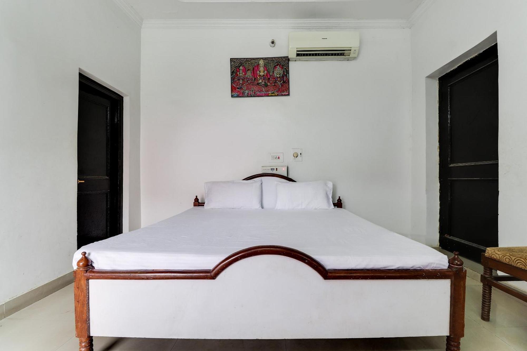 Hotel O Hanuman Bagh Ayodhya Esterno foto