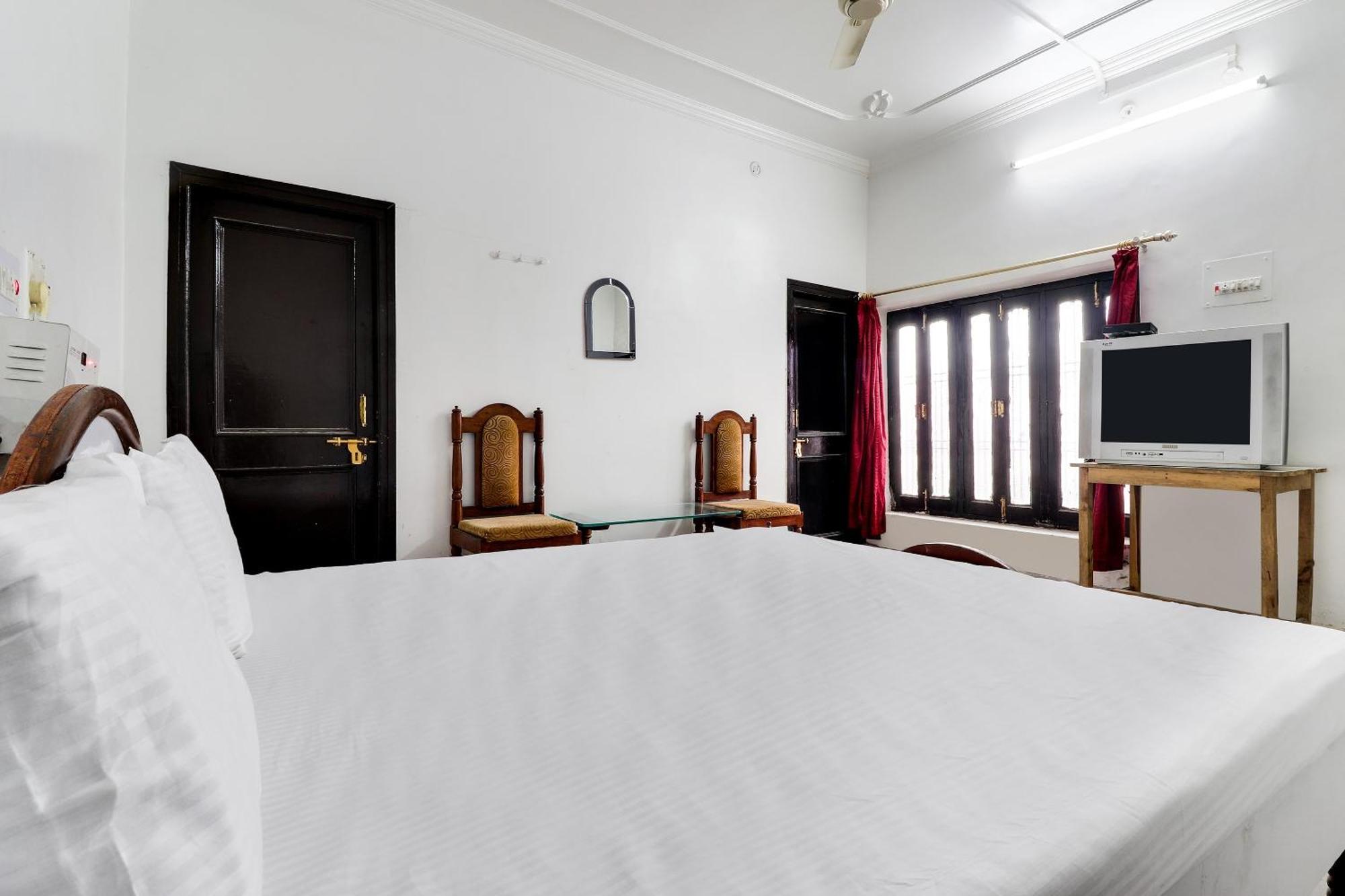 Hotel O Hanuman Bagh Ayodhya Esterno foto