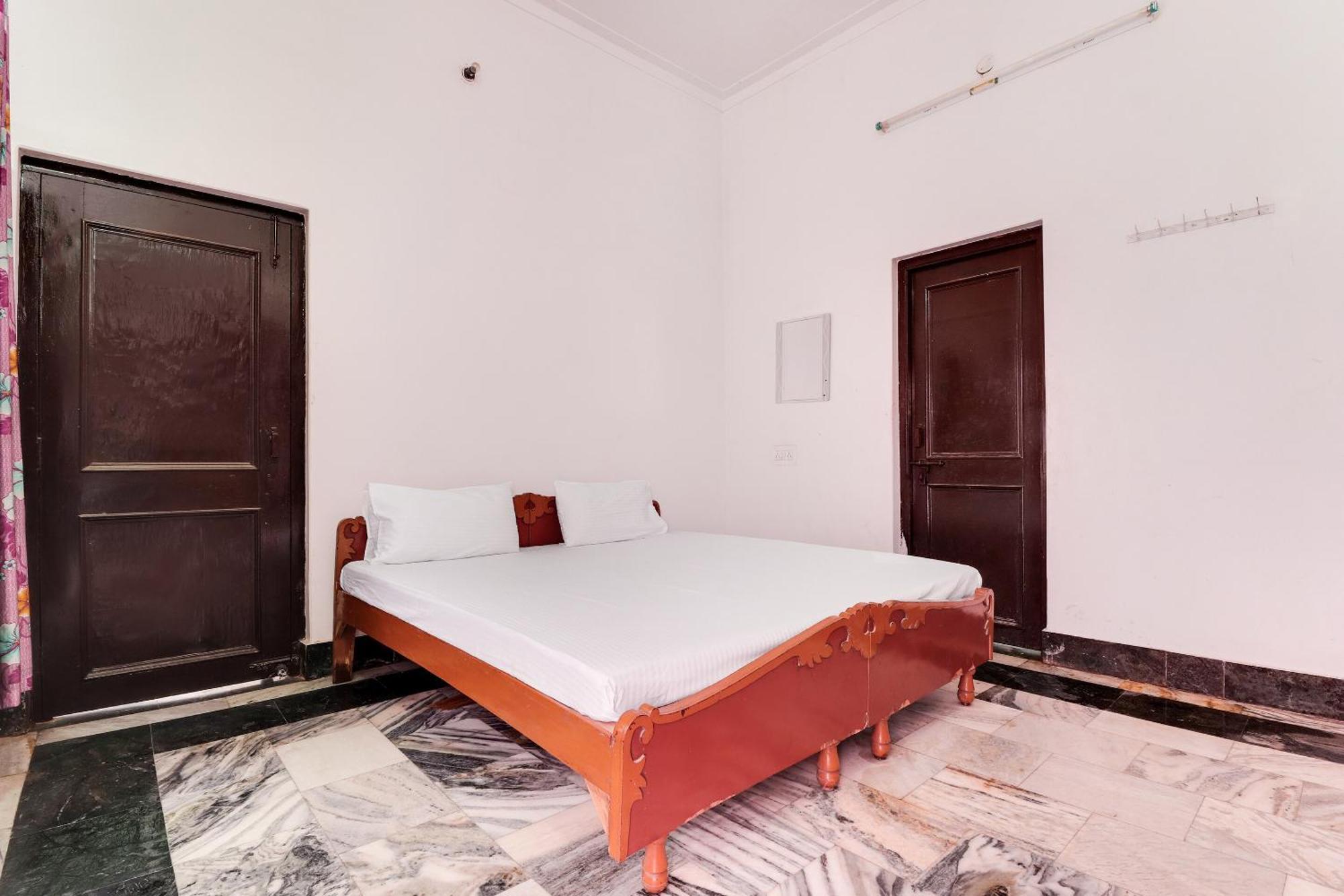 Hotel O Hanuman Bagh Ayodhya Esterno foto